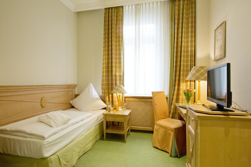 Central-Hotel Kaiserhof Hannover Phòng bức ảnh